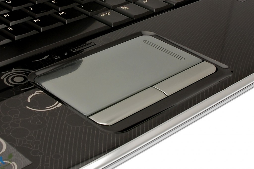 Ottimi tasti e touchpad per eseguire lo zoom Ottimi tasti e touchpad per eseguire lo zoom