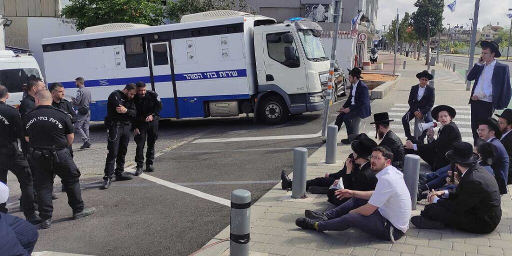 Haredi protestano contro l'arruolamento