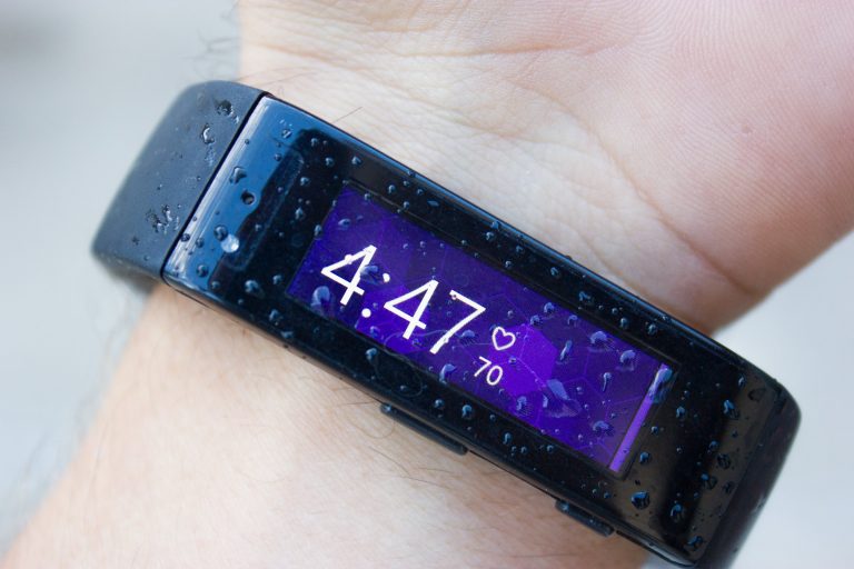Microsoft Band: contapassi che funziona con ios e android Microsoft Band: contapassi che funziona con ios e android