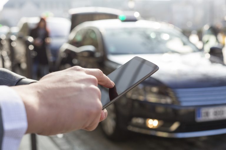 Uber app. Come funziona l’app che vuol cambiare il traffico