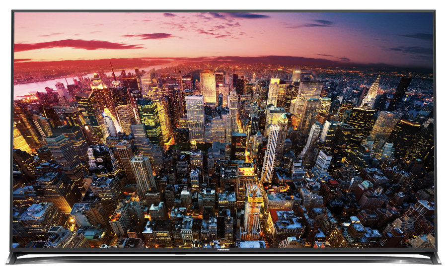 Il Panasonic Viera CX800, top di gamma 2015 a schermo piatto.