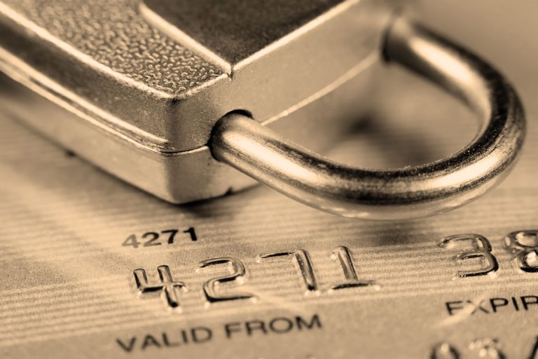 Cosa fare se il tuo account bancario viene violato
