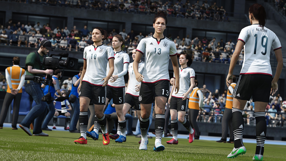 FIFA 2016 vs PES 2016: arriva il calcio femminile