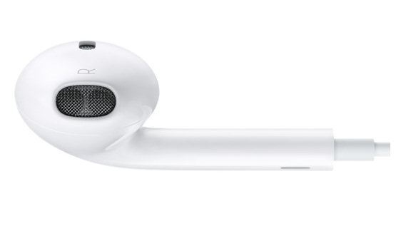 Apple Earpods: il design ergonomico è stato progettato per adattarsi al meglio alla forma dell'orecchio, ottimizzando la resa sonora.