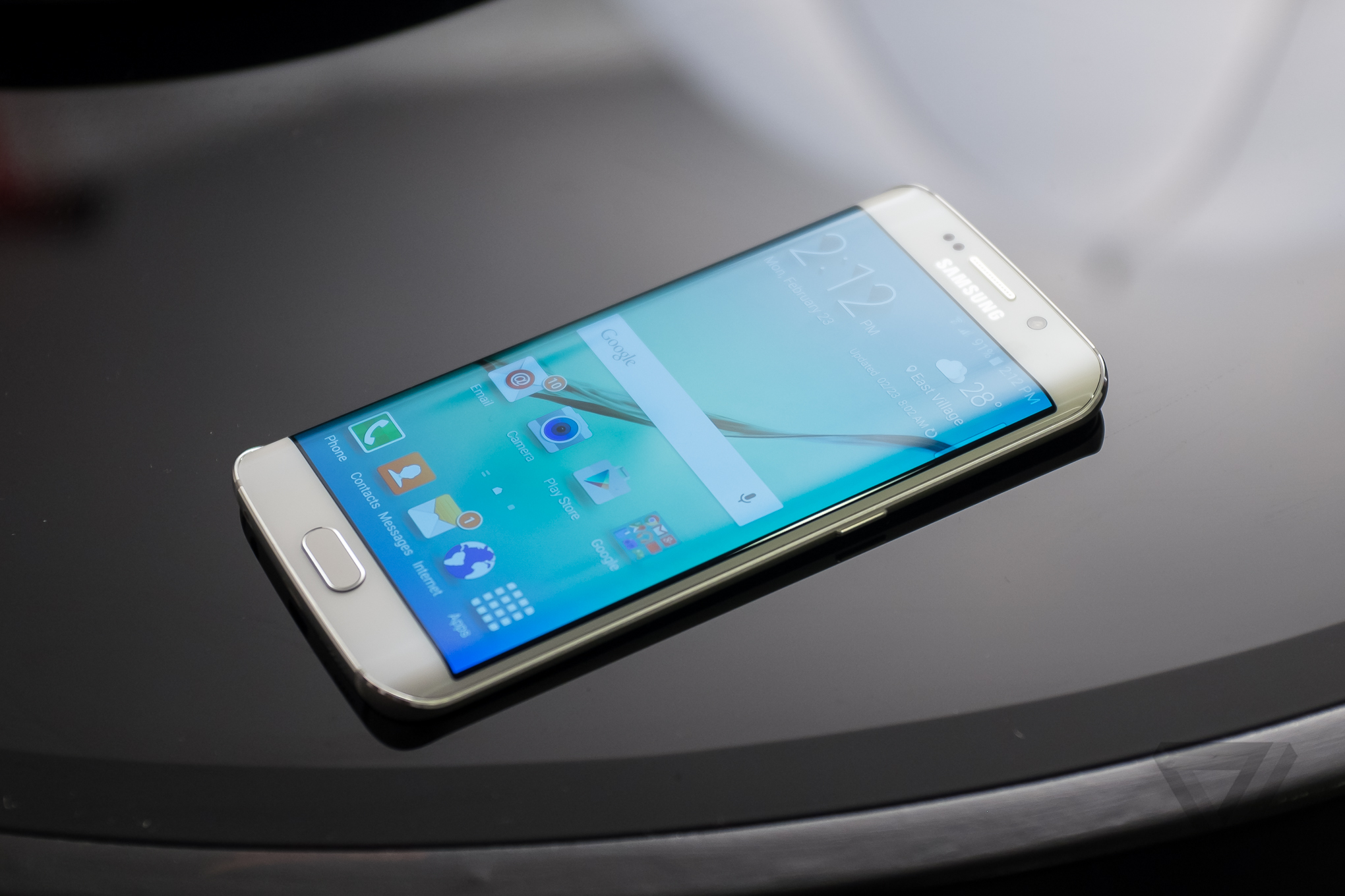 Fra le possibili novità del Galaxy S7 anche il display con tecnologia ClearForce