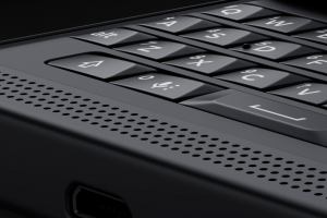 Blackberry Priv: la tastiera QWERTY estraibile segue in pieno la tradizione Blackberry