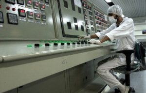 Il virus Stuxnet potrebbe aver concretamente sventato l'ipotesi di un conflitto nucleare, bloccando interi impianti per l'arricchimento dell'uranio.