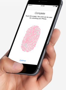 Come proteggere iPhone 6S: Touch ID permette di integrare una password biometrica, basata sull'impronta digitale