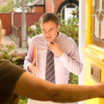 venditore-porta-a-porta-invasivo