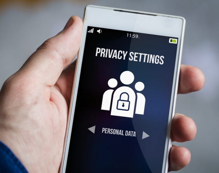 App di sicurezza e privacy. Quando sono proprio loro a spiarti