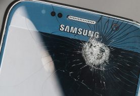 Schermo dello smartphone rotto? Il nuovo display potrebbe spiarti