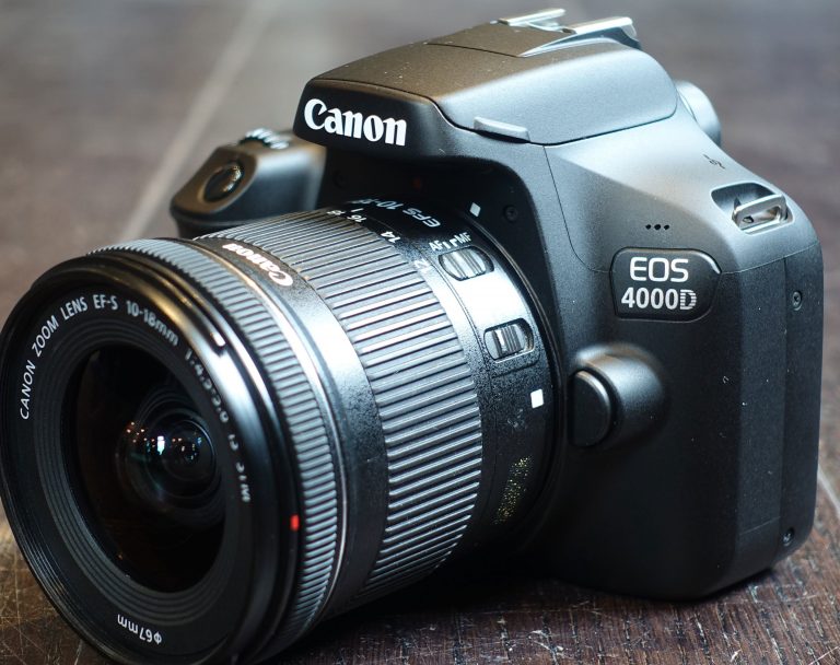 Canon EOS 4000D recensione. Una reflex troppo al risparmio