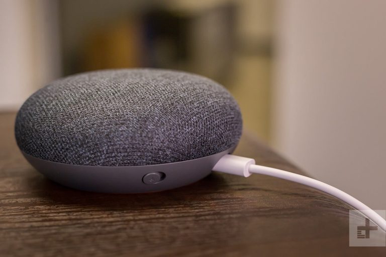 Google Home Mini recensione. Un altoparlante intelligente (quasi) perfetto