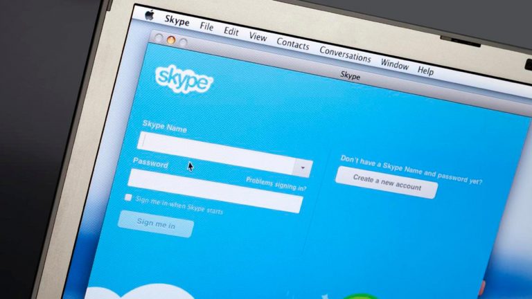 Ricatto su Skype. Cosa fare per difendersi da truffe ed estorsioni