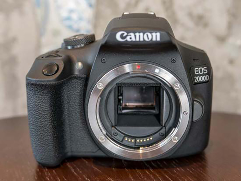 Canon EOS 2000D