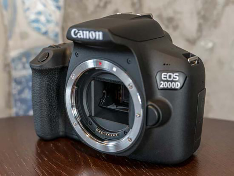 Canon EOS 2000D