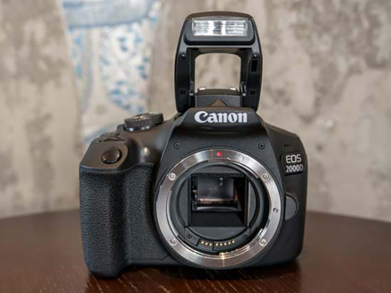 Canon EOS 2000D