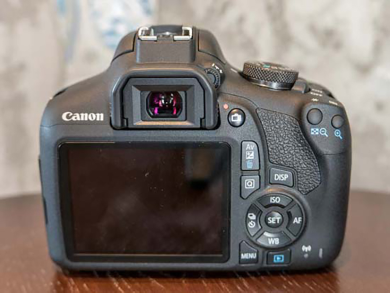 Canon EOS 2000D