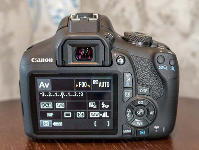 Canon EOS 2000D