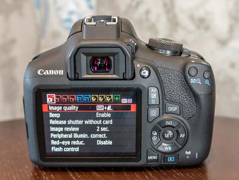 Canon EOS 2000D