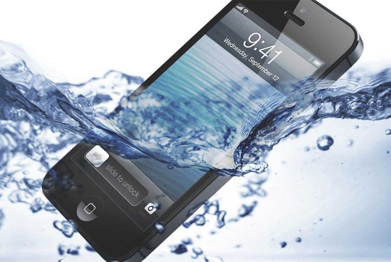 Come riparare un telefono danneggiato dall’acqua