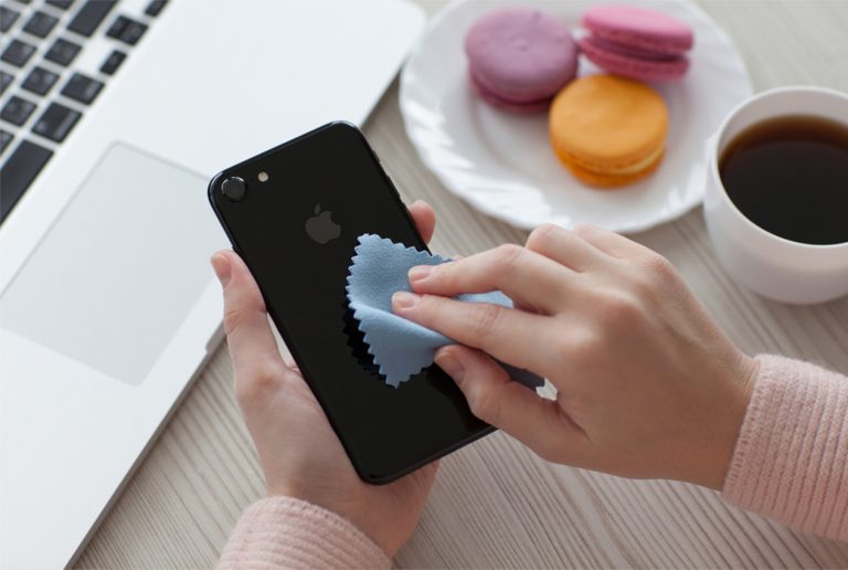Coronavirus. Come disinfettare un iPhone