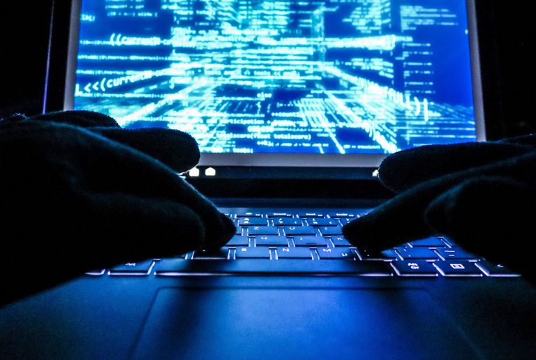 Ucraina sotto attacco della Russia con spionaggio informatico