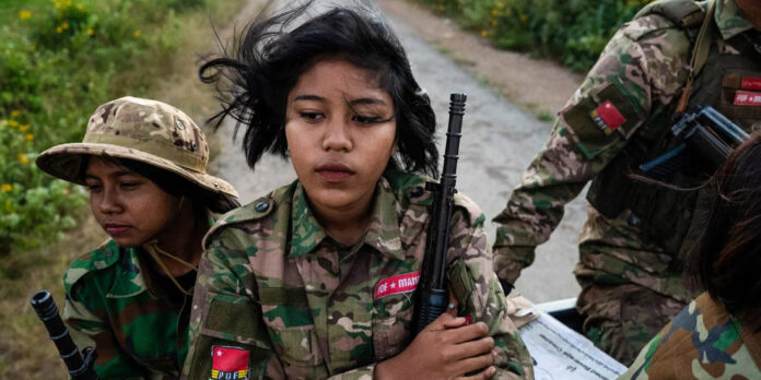 Myanmar guerra bambini