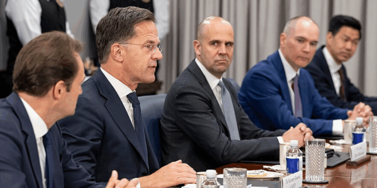 La NATO alza il livello di allerta e la tensione cresce dopo l’incursione dei droni russi in Polonia